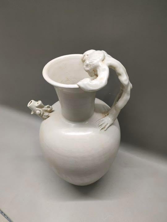 邢州窯唐時代白磁獅柄大執壺水注陶芸骨董品邢州窯唐時代白磁獅柄大執壺
