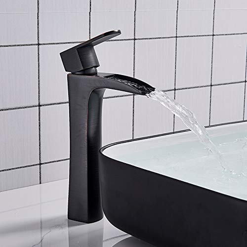 Mitigeur cascade salle de bain en laiton noir pour créer un espace bien-être zen