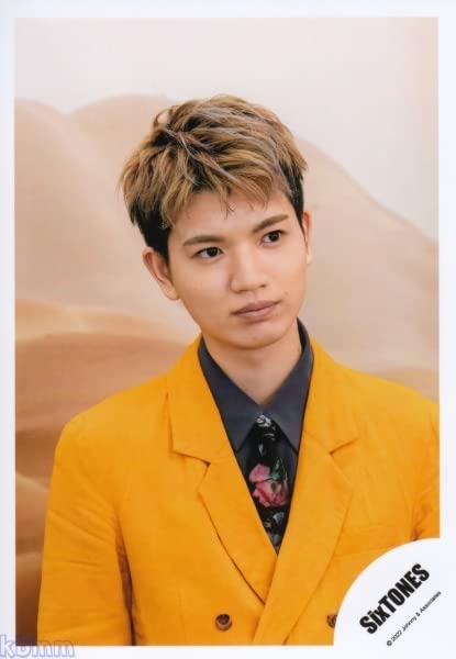 Amazon.co.jp: Six TONES 公式 生 写真（高地優吾）ST00598