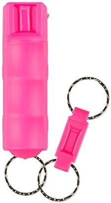 SABRE Spray de pimienta roja, fuerza policial, con funda de llave rosa duradera, agarre para el dedo, llavero de liberación rápida, 25 ráfagas