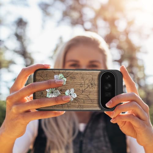 Coque Pixel 11 Pro bois Chuchotant Sakura Fleurit