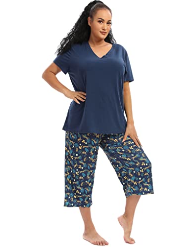 Image of Vozanet Women's Pajamas Set Soft V Neck Sleepwear Top and Capri Pj Lounge Sets Cartoon Heart Shape Cat Nighty Plus Size