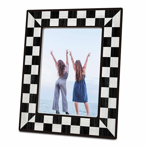 WeMaison Black and White Checkerboard Wooden Frame for 4x6 Photos - Classic Trendy Geometric Photo Frame - Nordic Style Tabletop Decor, Birthday Gift, Gift And Decorations (C16)
