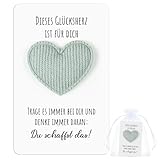Otuuz Glücksbringer Du Schaffst Das Geschenk Set - Blaugrün Pocket Hug Glücksherz Anhänger mit Karte, Stoffbeutel & Punktkleber - Aufmunterung Geschenk für Freundin Familie Kollegen