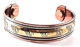 Nach den Prinzipien des Ostens kann diese Formel aus 3 Metallen am Körper getragen werden, um die allgemeine Heilung, das Gleichgewicht der essentiellen Energien, die Stärkung und die Erhöhung der Durchblutung zu fördern. Armbänder aus Kupfer werden häufig verwendet.