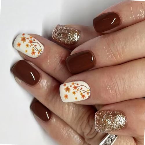 24pcsきらめく茶色の偽の爪光沢の短い葉のデザイン秋の冬のプレス爪の簡単なアプリケーションメープルリーフスクエアネイル