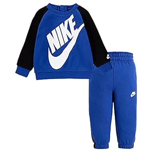 Nike – Set bestaande uit 2 delen (sweatshirt en broek) – normale pasvorm – sweatshirt met ronde hals – elastische band…