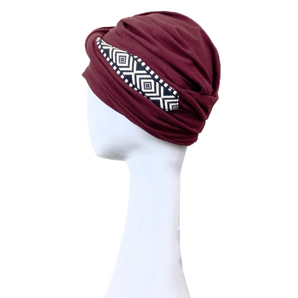 CAREBELL Turbante Oncológico Modelo Confort – Diseño Ikat Burdeos, Bambú Suave y Transpirable, Especial para Quimioterapia, Alopecia y Piel Sensible