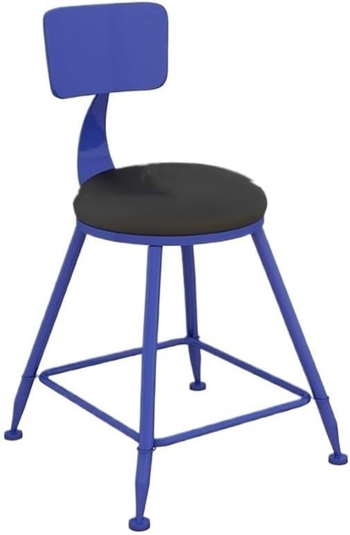 Chaises de bar et table ronde en fer résistant pour aménager un petit espace