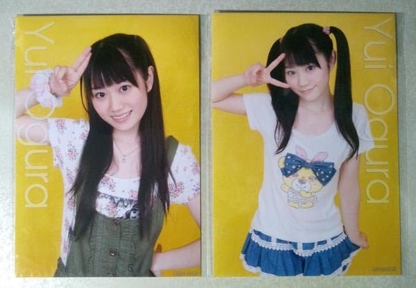 Amazon.co.jp: 小倉唯 オフィシャル A4ポートレート 生写真 8枚セット