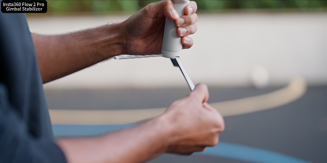 Amazon.com: Insta360 Flow 2 Pro Creator Bundle Grey - Foldable AI