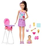 Barbie Skipper Babysitters Inc., Conjunto de Juego con muñeca Morena, bebé de Pelo Moreno, Trona y 8accesorios, incluida Comida, JJB44