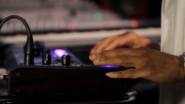 Novation MININOVA ジャンク Amazon.com: Novation MiniNova Analogue Modelling Compact 37