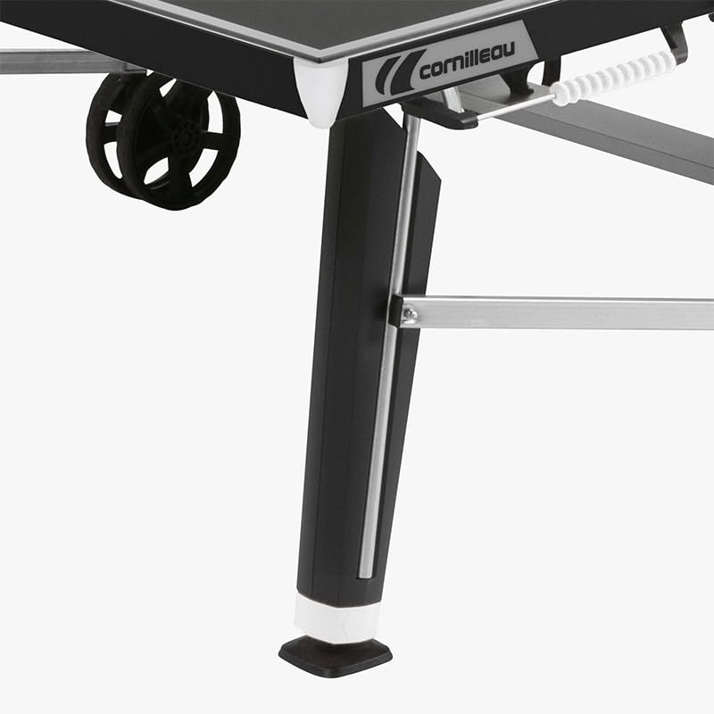 Cornilleau - Table de ping-Pong d'extérieur Loisir Black Code ID - Made in France - Plateau Noir 5mm - Technologie Compact - Vérouillage DSI 16 Points de sécurité