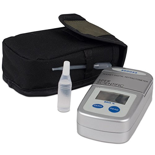 Sper Scientific 300053 Refractometer with carrying case and accessories