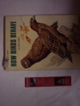 Paperback How birds behave (The Knowledge library) Book