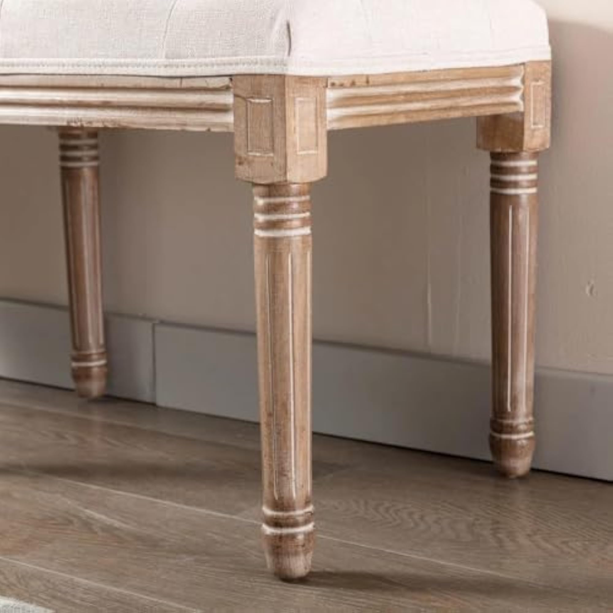 Elegant Upholstered Bedroom Bench with Tufted Cushion