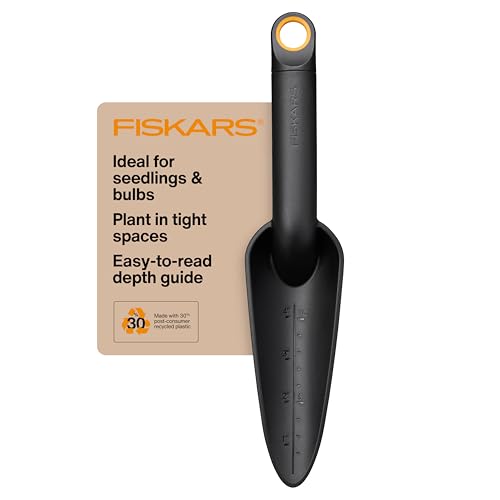 Fiskars Eco Transplanter with Narrow Curved Spade, Depth Markings, Ergonomic Handle, UV Resistance, Ideal for Seedlings and Small Plants