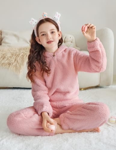 Image of Arshiner Girls 2 Piece Outfits Sweatsuit Fuzzy Long Sleeve Bear Ear Hoodie Sweatshirt and Sweatpant Kids Clothing Sets