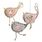 Les petits oiseaux en tissu avec ailes en forme de cœur et ficelle de suspension mesurent environ 8 cm.