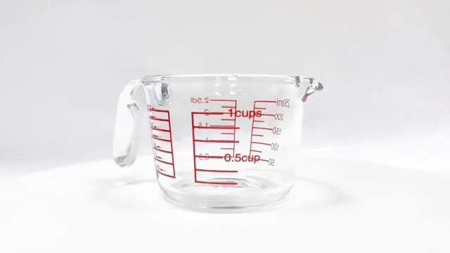 Vaso medidor de vidrio 1 taza 250 ml con pico y asa miniatura 7