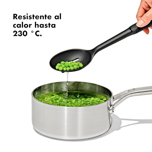 Cucharón-espumadera de nailon resistente al calor con cómodo mango antideslizante para cocina 5