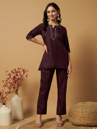 Image of Women Printed 2-Piece Silkblend Kurta & Pants Set