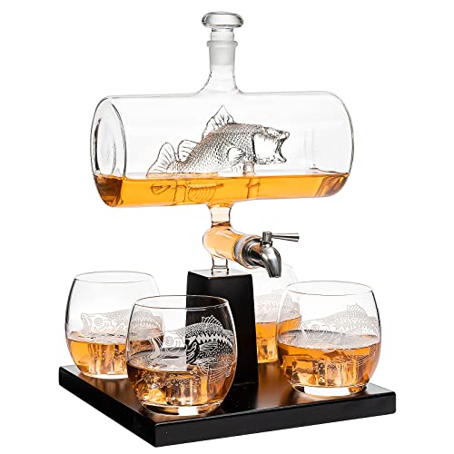 Bass Fish Wine & Whiskey Decanter Set 1100ml by The Wine Savant with 4 Bass Whiskey Glasses, Fishing Gifts, Fisherman Gifts, Boating Gifts, Drink Dispenser Scotch, Bourbon, Gifts for Dad by The Wine Savant - Used condition - US$43.00