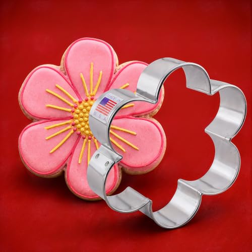 Ann Clark Scalloped Flower Cookie Cutter