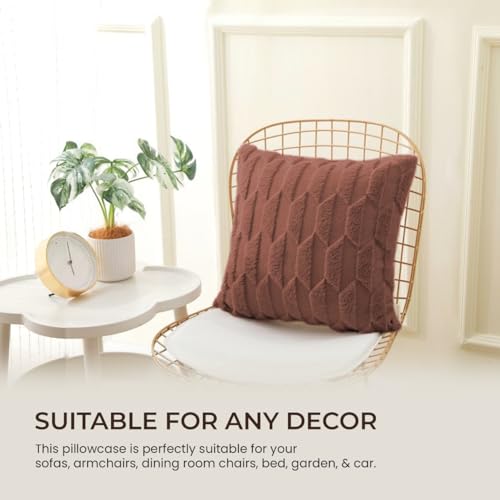 Pagnanno. Set of 2 & 4 Soft Velvet Cushion Covers 45x45cm(18x18 Inches) D7 Throw Pillowcases Square Covers for Chairs,living room,bedroom with Invisible Zipper (45x45cm (18x18inch) - Image 2