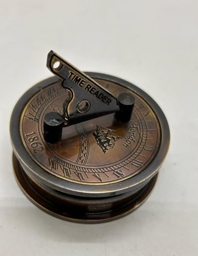Brújula de bolsillo grabada de latón, herramienta vintage de navegación para senderismo, camping, trekking y aventuras al aire libre miniatura 5