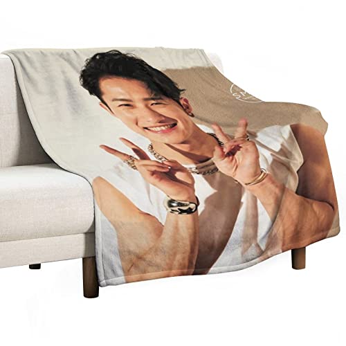 Snow-man 目黒蓮 ラウール 岩本照 深澤辰哉 佐久間大介 向井康二 阿部亮平 渡辺翔太 宮館涼太 エアコンブランケット お昼寝ブランケット フランネル 毛玉防止 通気性 耐久性 芸能人応援 おしゃれ かわいい 男前 男女兼用 肌に優しい 四季通用
