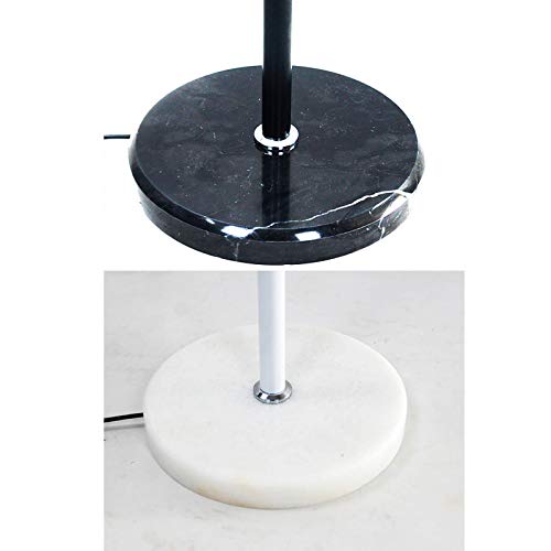 Lámparas de piso en negro ideales para transformar la atmósfera de tu hogar. 2