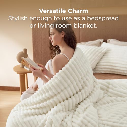 Bedsure Fluffy Comforter Set King Size - Super Soft Faux Fur Bed Set Cream White, Warm Plush Fleece Winter Bedding, 3 Pieces, 1 Shaggy Fuzzy All Seasons King Comforter with 2 Pillowcases