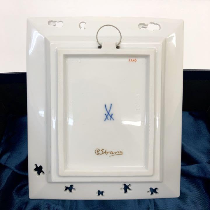 Meissen プラーク　「赤ずきんちゃんと狼」 マイセン Meissen プラーク 赤ずきんちゃんと狼