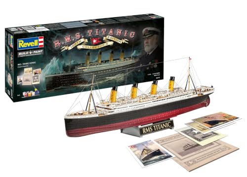 Revell RV05715 Modellbausatz Schiff 1:400 - Geschenkset 100 Jahre TITANIC im Maßstab 1:400, Level 5, originalgetreue Nachbildung mit vielen Details, Kreuzfahrtschiff, 05715