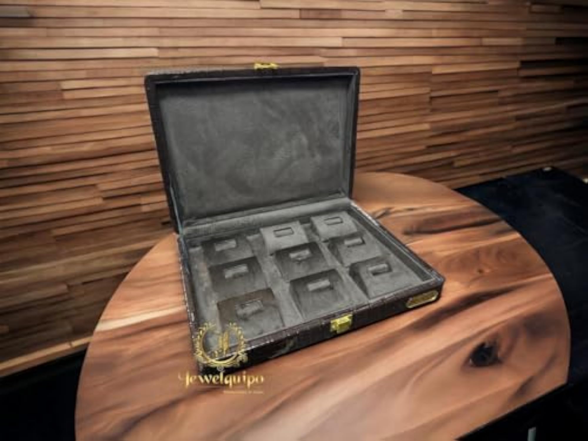Pendant Stock Box, Elegant Display for Pendants