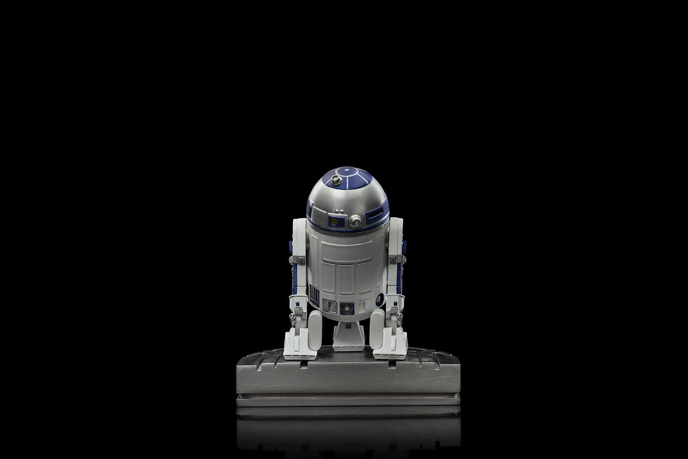 Amazon.com: Iron Studios - Star Wars - The Mandalorian: R2