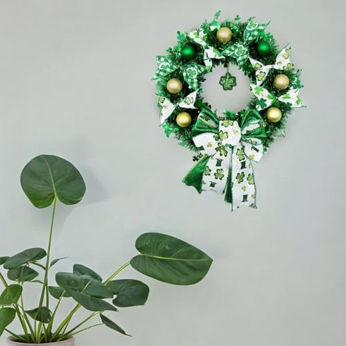 Couronne de guirlande suspendue : fini la déco complexe de Saint-Patrick - 8