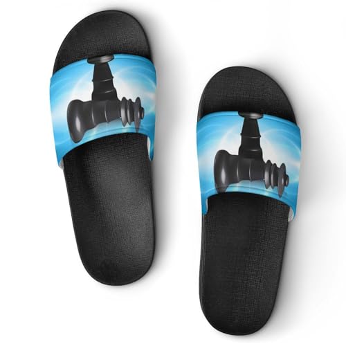 Claquettes femme échecs noirs : pantoufles de bain et sandales slide