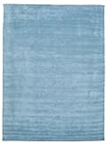FABRICADA EN INDIA: Todas nuestras alfombras tejidas a mano son hechas con gran cuidado y atención a los detalles. Como miembro de la organización BSCI contribuimos a mejorar las condiciones de vida de los tejedores de alfombras en la India y sus familias a través de la educación y la salud.