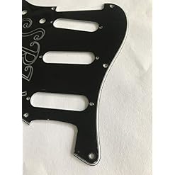 Pickguard pour guitare US Fender 57′ 8 vis SRV Logo Strat - Les Beatles, Paul McCartney, John Lennon, RIngo Starr, George Harrison Pickguard pour guitare US Fender 57' 8 vis SRV Logo Strat – Image 2