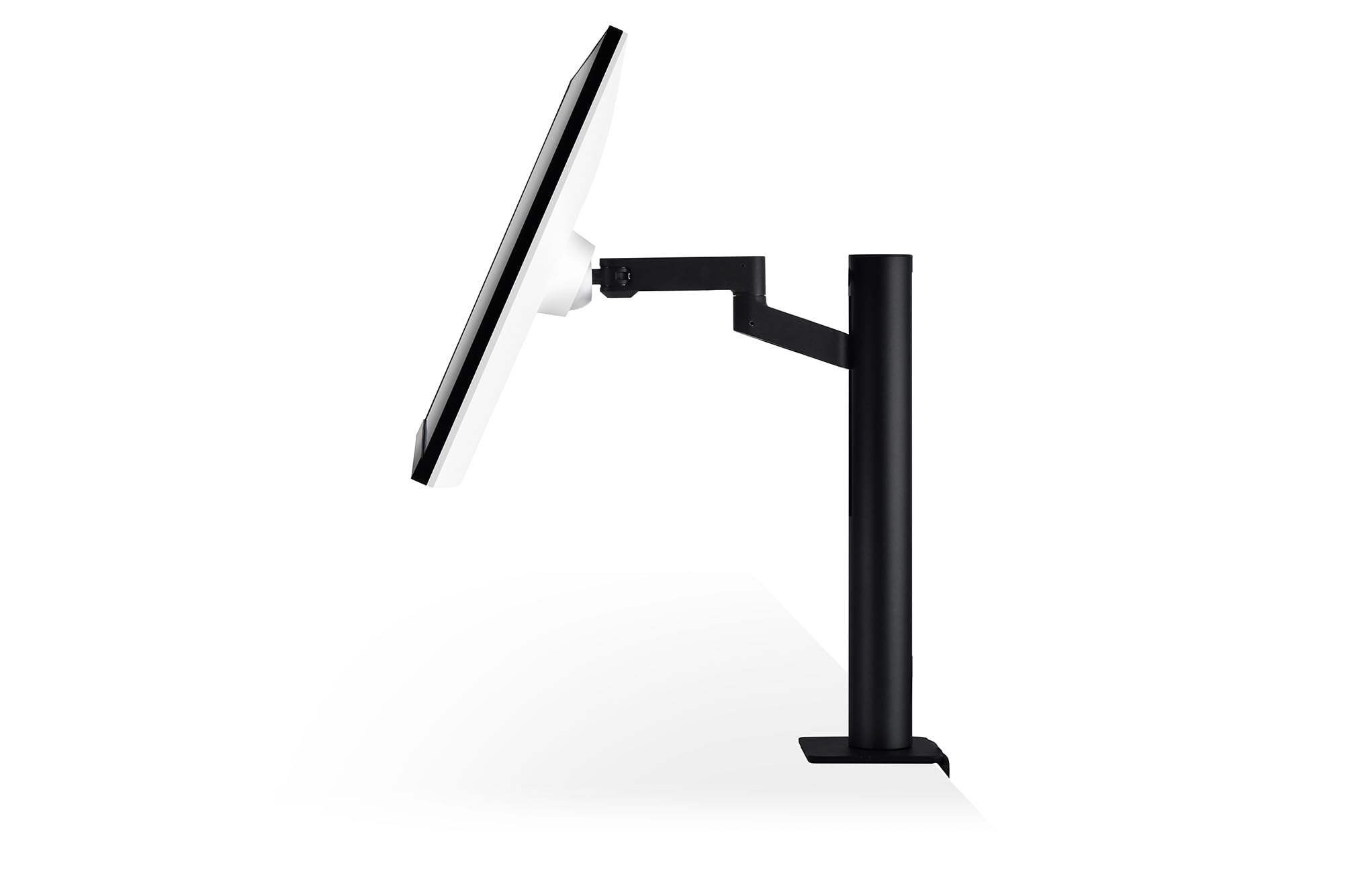 LG Ergo Ultrafine 32UN88AP-W Ecran PC 4K 32" - Dalle IPS résolution 3840x2160, 5ms 60Hz, HDR 10, DCI-P3 95%, Pied Ergonomique réglable, USB-C, Haut-parleurs