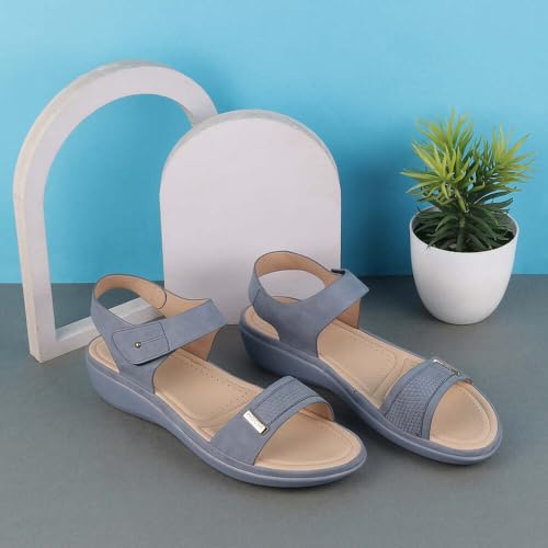 Image of Mochi Women Wedge Heel Sandal