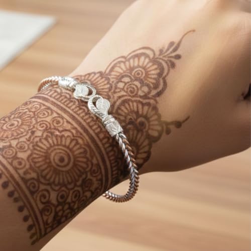 Image of Parasmoni Elegant Silver Noya Bangle