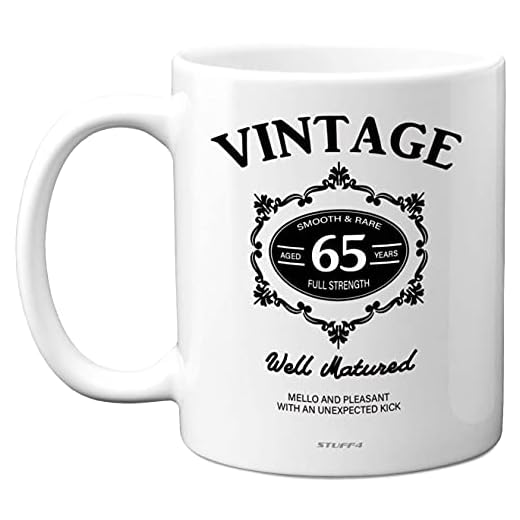 Stuff4 - Taza de 65 cumpleaños con letras negras, tazas de cerámica de 11 onzas, regalo de 65 cumpleaños para hombres, regalos para un hombre de 65 años, tazas para él, por Stuff4