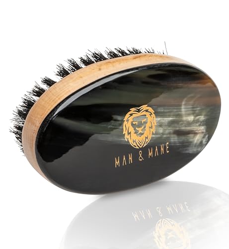 Brosse de style militaire Man & Mane en corne et sanglier, le cadeau de toilettage idéal