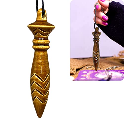 PENDENTE DIVINATOIO IN CERAMICA, vi accompagna in tutti i vostri lavori di divinazione, radiestesia o wicca. Fornito con cordoncino e perla di arresto in ceramica. Dimensione 9 cm, peso 19 g.