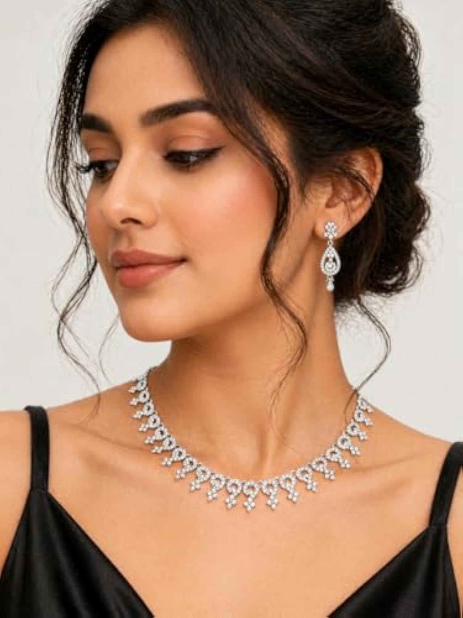 Inner Curves Crystal Necklace with Hanging Stone
