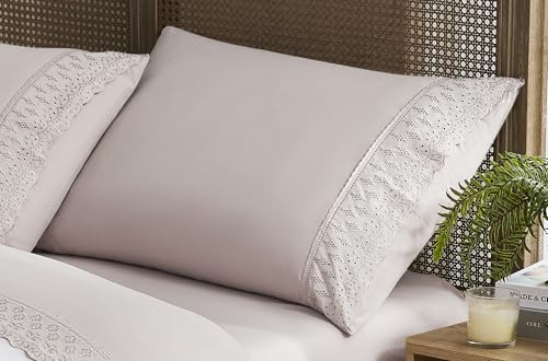 Weenmee Soft Microfiber Eyelet Lace Embroidery 4 Piece Sheet Set - Luxurious Microfiber Bed Sheets - Includes Flat Sheet, Fitted Sheet with Deep Pockets, & Pillowcases (Peach, Full) by Weenmee - Used condition - Image 2